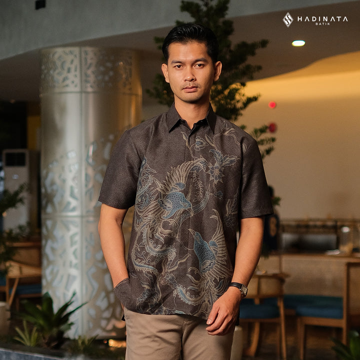 Hadinata Batik Premium Kemeja Batik Pria Lengan Pendek Furing Dobby Garudeya Brown