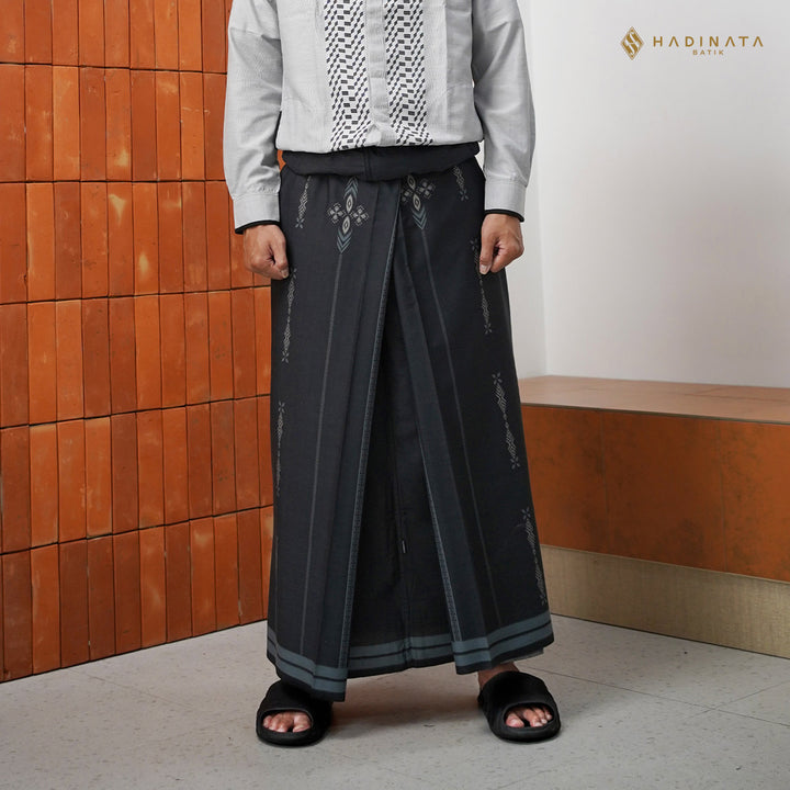 Hadinata Batik Sarung Saskara Black