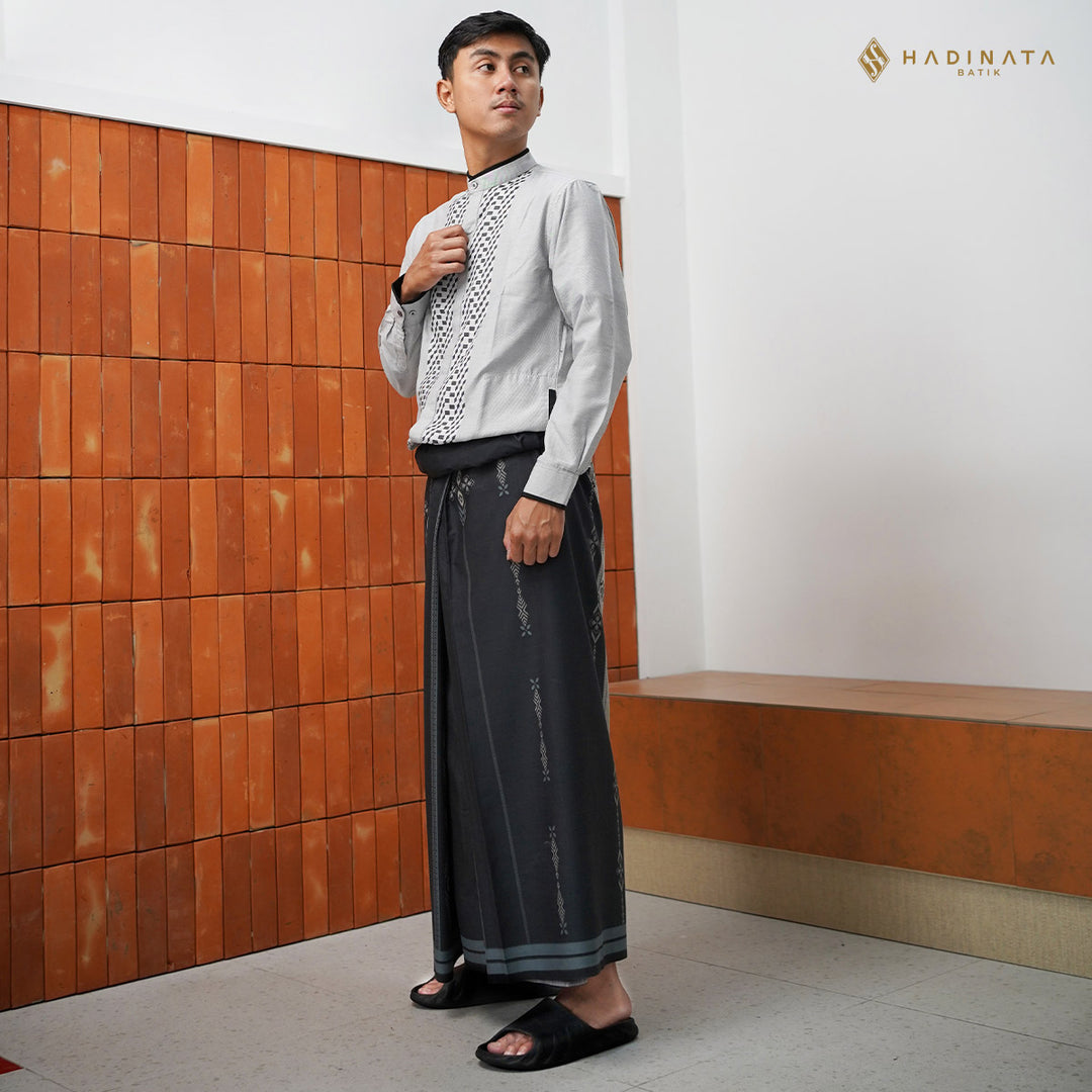 Hadinata Batik Sarung Saskara Black