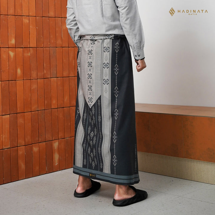 Hadinata Batik Sarung Saskara Black