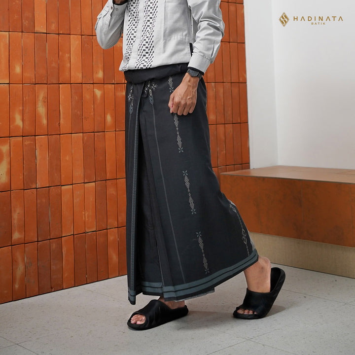 Hadinata Batik Sarung Saskara Black
