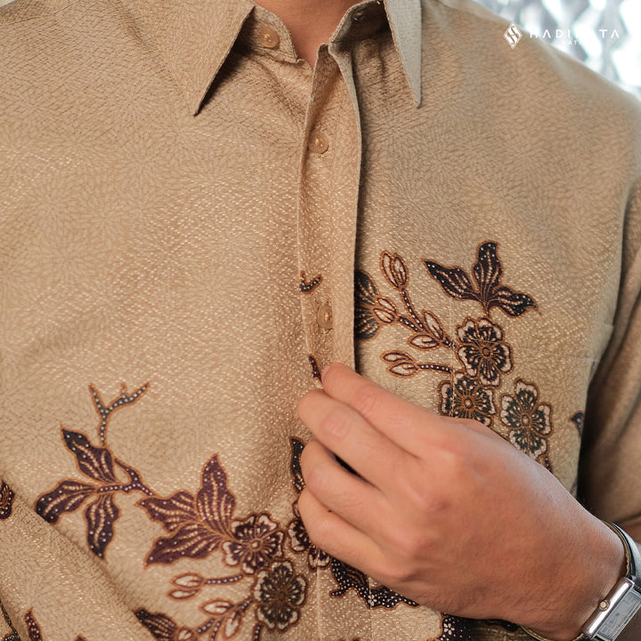 Hadinata Batik Premium Kemeja Batik Pria Lengan Pendek Furing Dobby Luruh Laras Cream