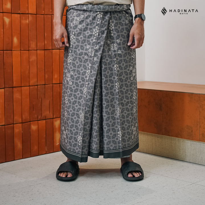 Hadinata Batik Premium Sarung Husein Grey