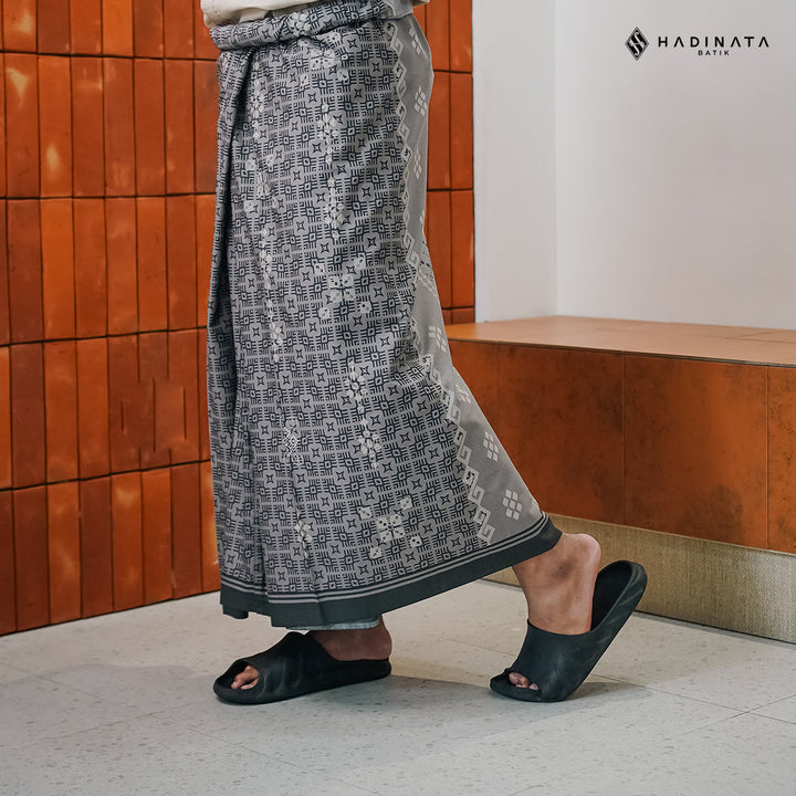 Hadinata Batik Premium Sarung Husein Grey