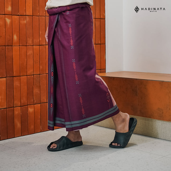 Hadinata Batik Premium Sarung Saskara Maroon