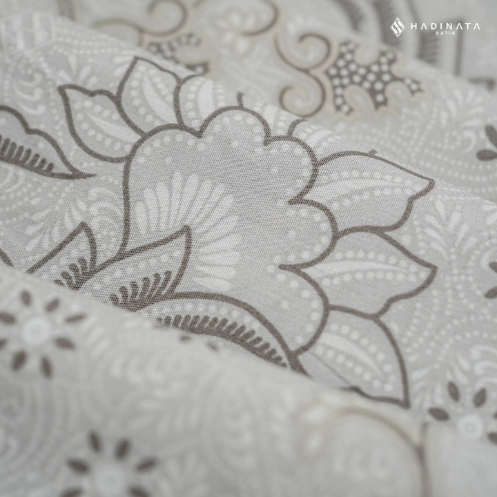 Kain Batik -  Sukmara Cream