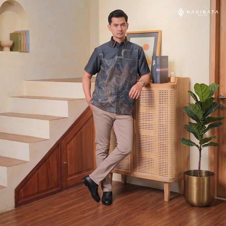 Hadinata Embroidery Batik Kemeja Pendek Dobby Wirapaksa Navy