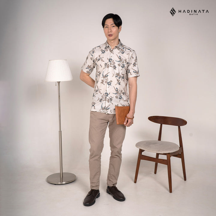 Hadinata Batik Premium Pria Kemeja Pendek Slim Fit Superfine Rinanti Cream