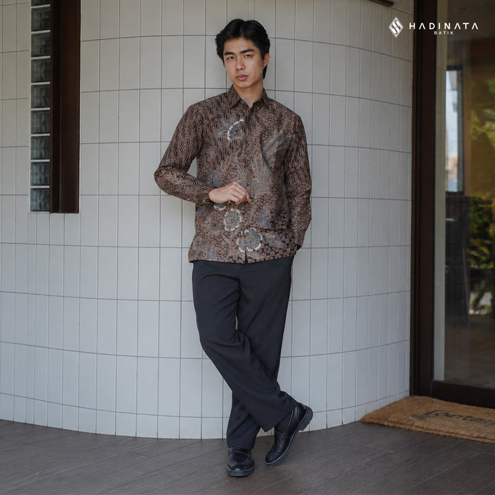 Hadinata Batik Premium Kemeja Batik Pria Lengan Panjang Superfine Furing Akandra Brown