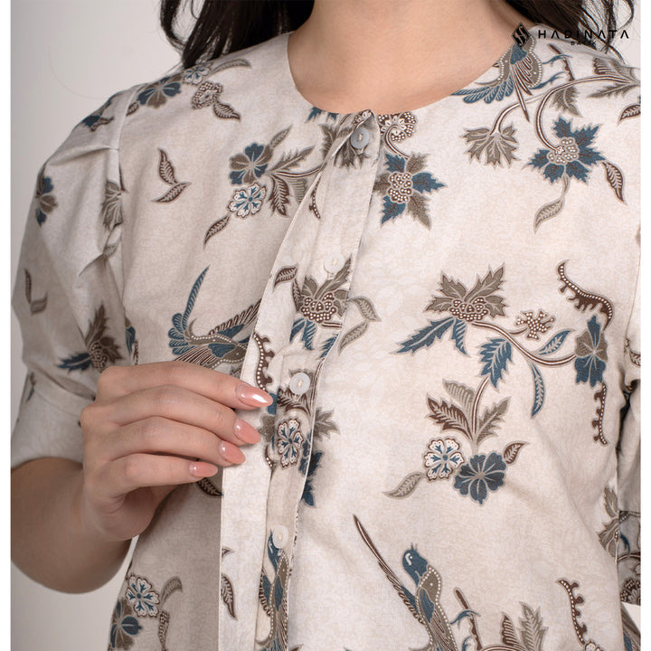 Hadinata Batik Premium Blouse Batik Wanita Lengan Pendek Superfine Rinanti Cream