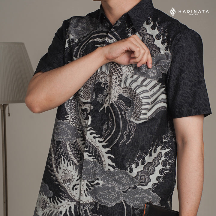 Hadinata Batik Premium Kemeja Batik Pria Lengan Pendek Superfine Bhawana Black