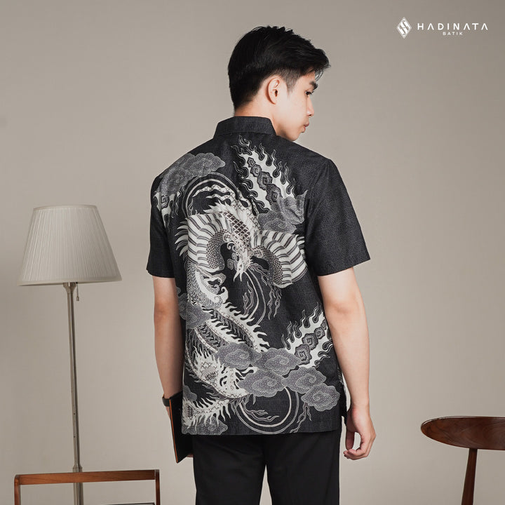 Hadinata Batik Premium Kemeja Batik Pria Lengan Pendek Superfine Bhawana Black