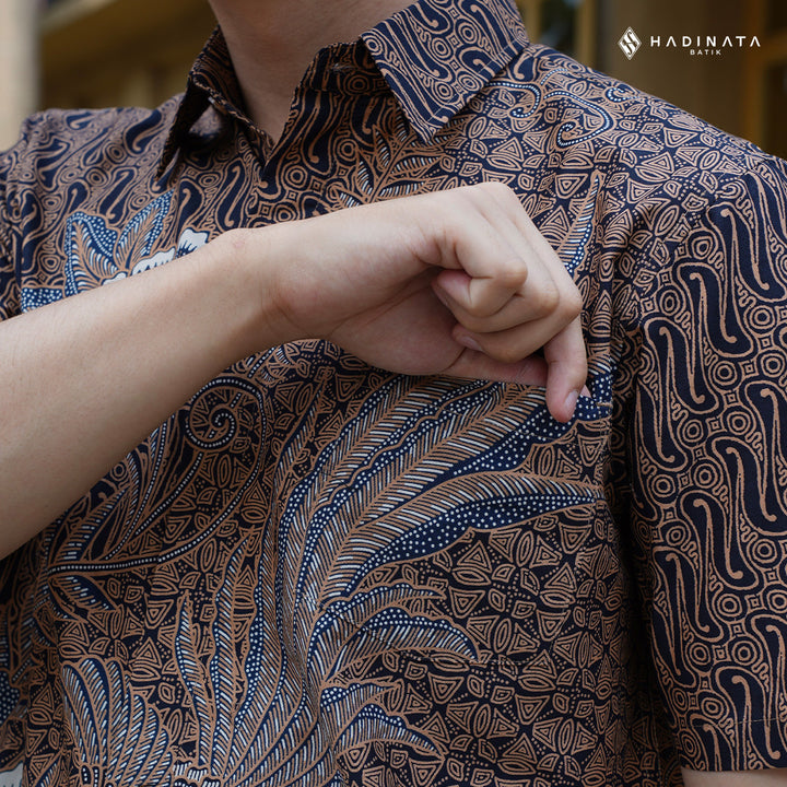 Hadinata Batik Premium Kemeja Batik Pria Lengan Pendek Superfine Akandra Brown