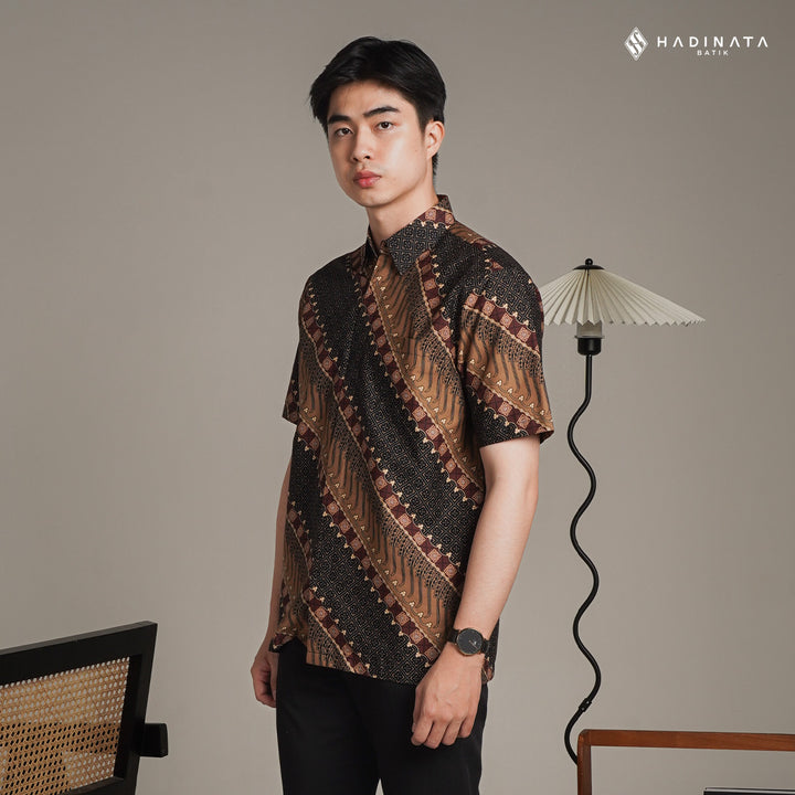 Hadinata Batik Premium Kemeja Batik Pria Lengan Pendek Superfine Sarkara Sogan