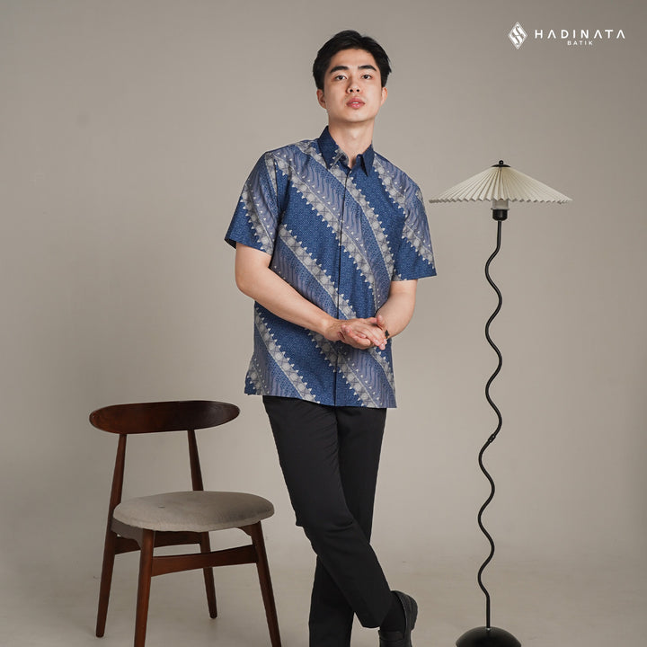 Hadinata Batik Premium Kemeja Batik Pria Lengan Pendek Superfine Sarkara Navy