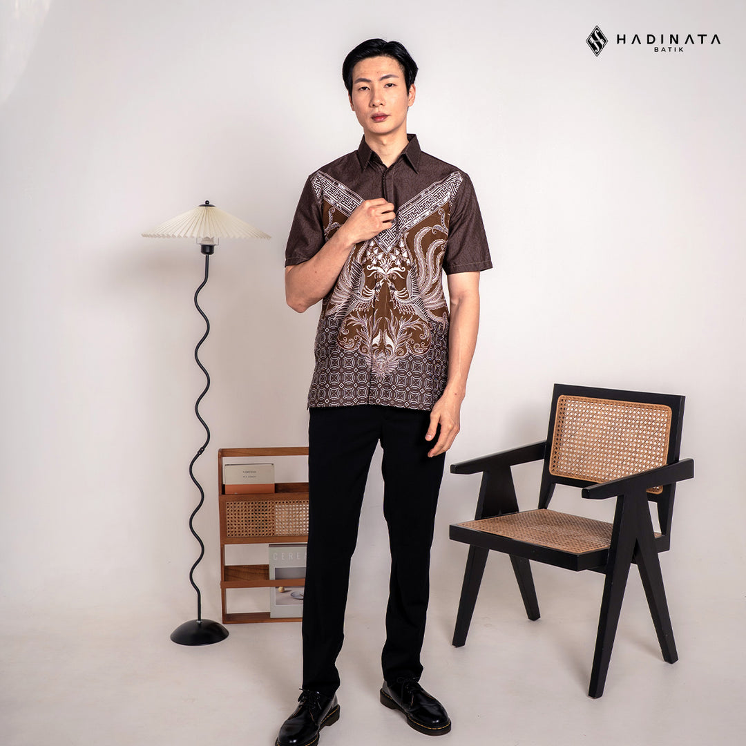 Hadinata Batik Premium Kemeja Batik Pria Lengan Pendek Superfine Himaira Brown