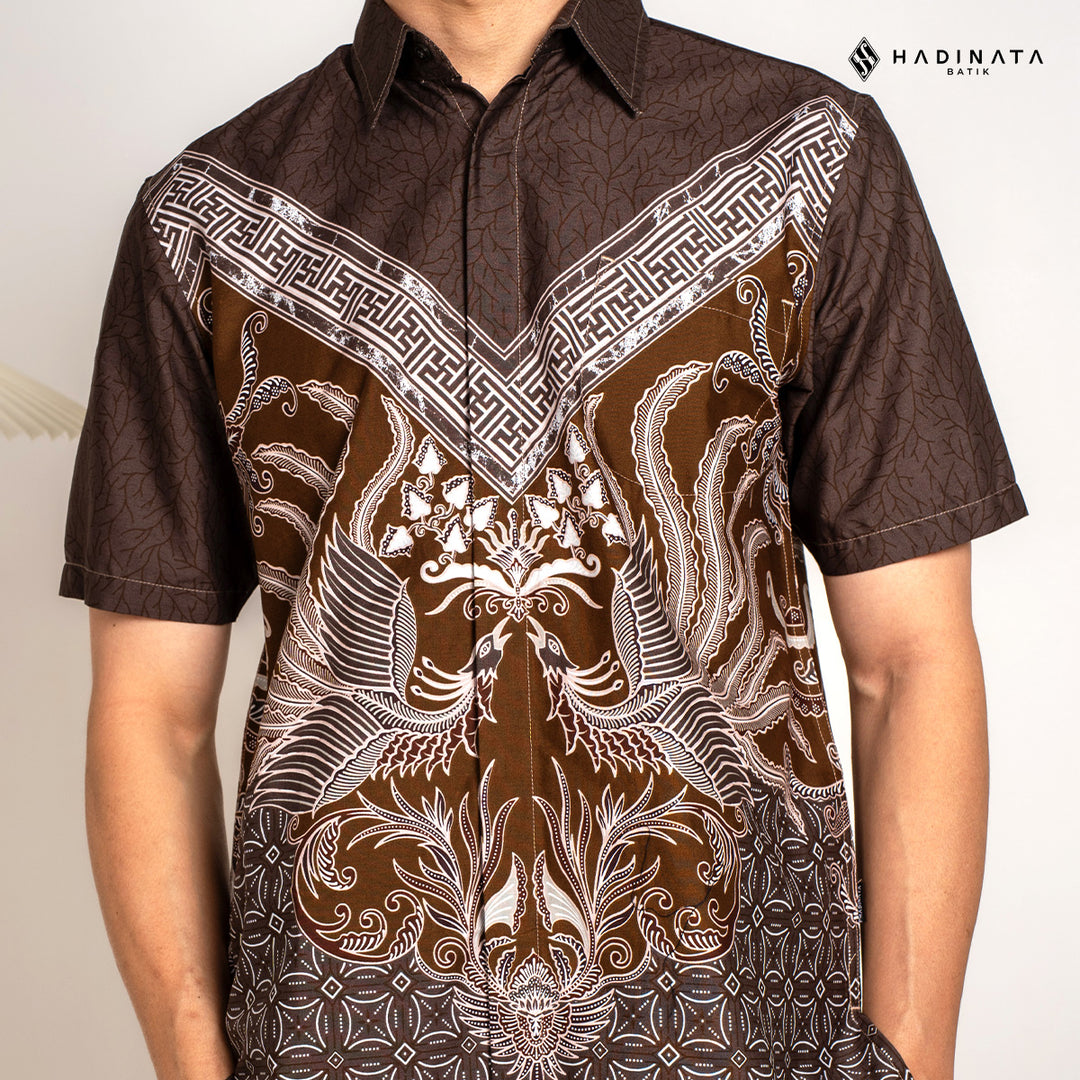 Hadinata Batik Premium Kemeja Batik Pria Lengan Pendek Superfine Himaira Brown