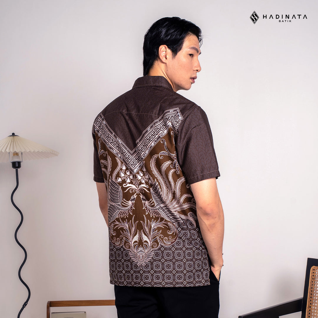 Hadinata Batik Premium Kemeja Batik Pria Lengan Pendek Superfine Himaira Brown