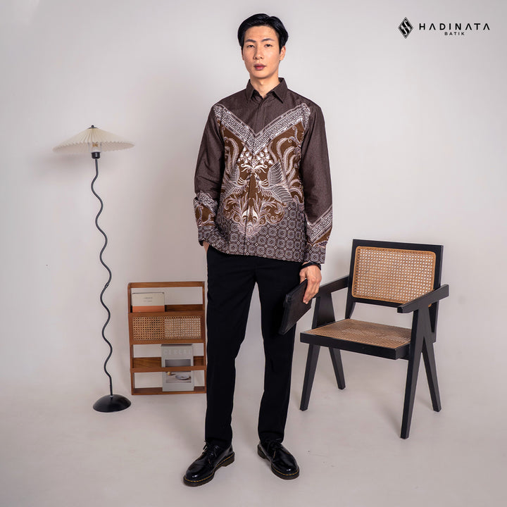 Hadinata Batik Premium Kemeja Batik Pria Lengan Panjang Superfine Furing Himaira Brown