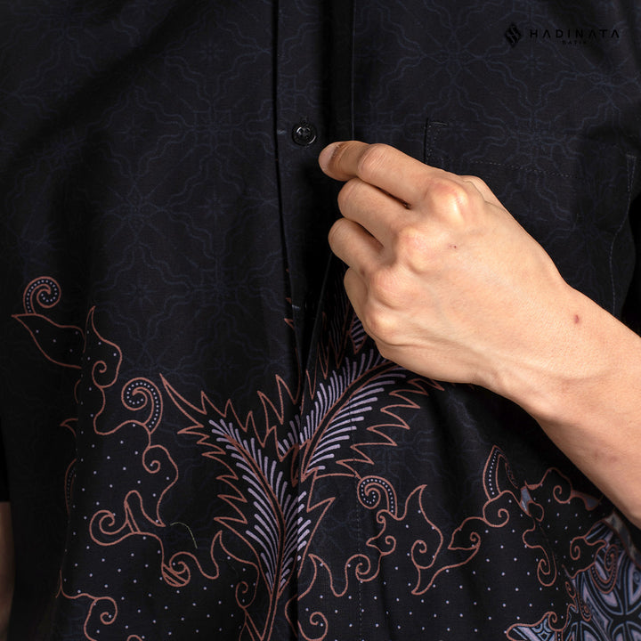 Hadinata Batik Premium Kemeja Batik Pria Lengan Pendek Superfine Datura Black