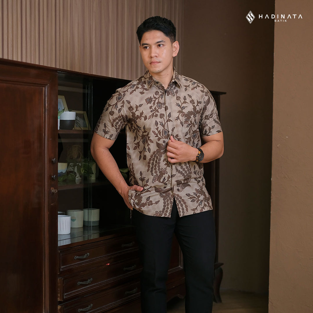 Hadinata Batik Premium Kemeja Batik Pria Lengan Pendek Superfine Wihangga Brown