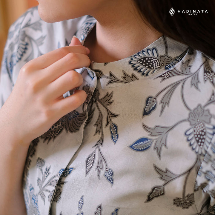 Hadinata Batik Premium Blouse Batik Wanita Lengan Pendek Superfine Wihangga Grey