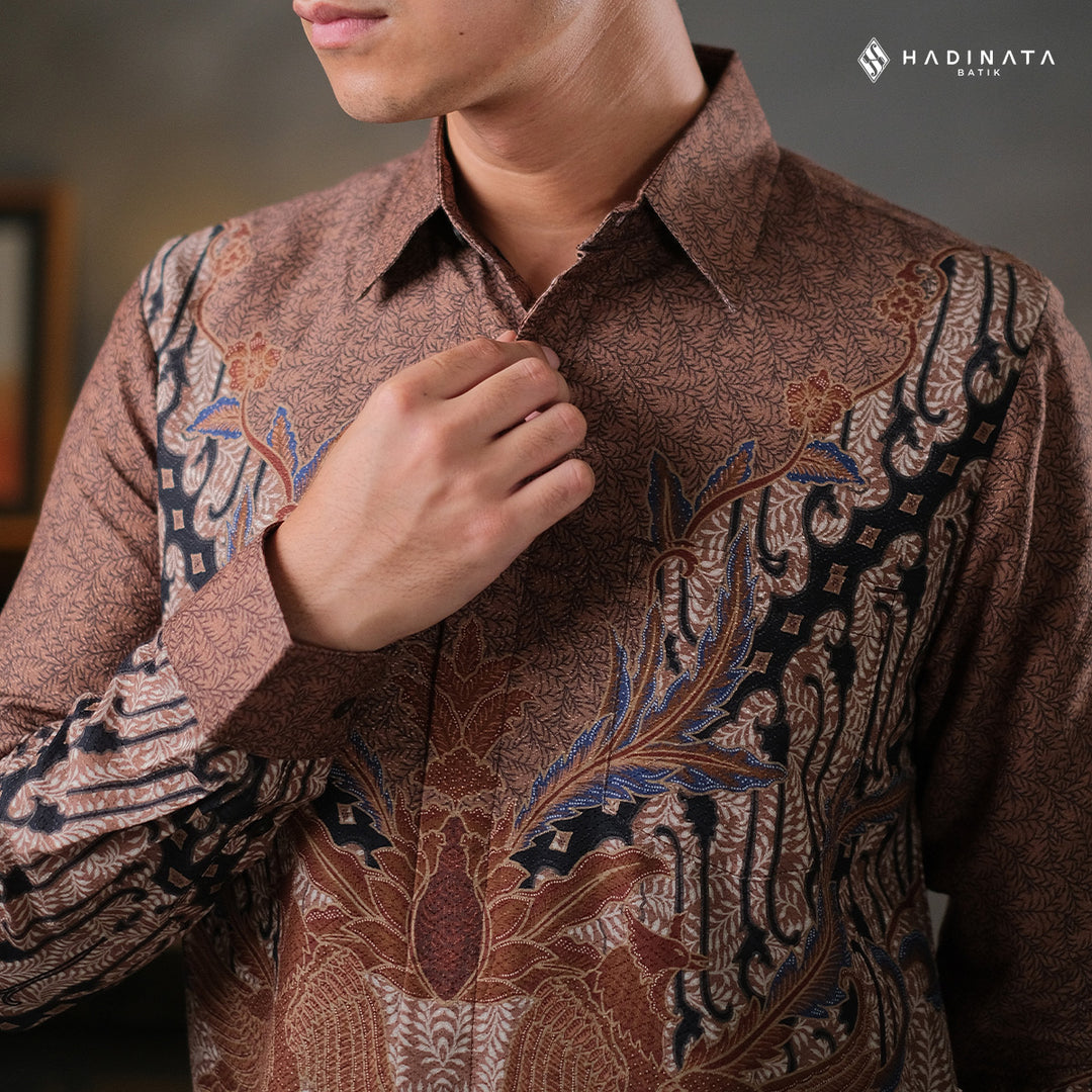 Hadinata Batik Premium Kemeja Batik Pria Lengan Panjang Dobby Furing Gulzar Brown