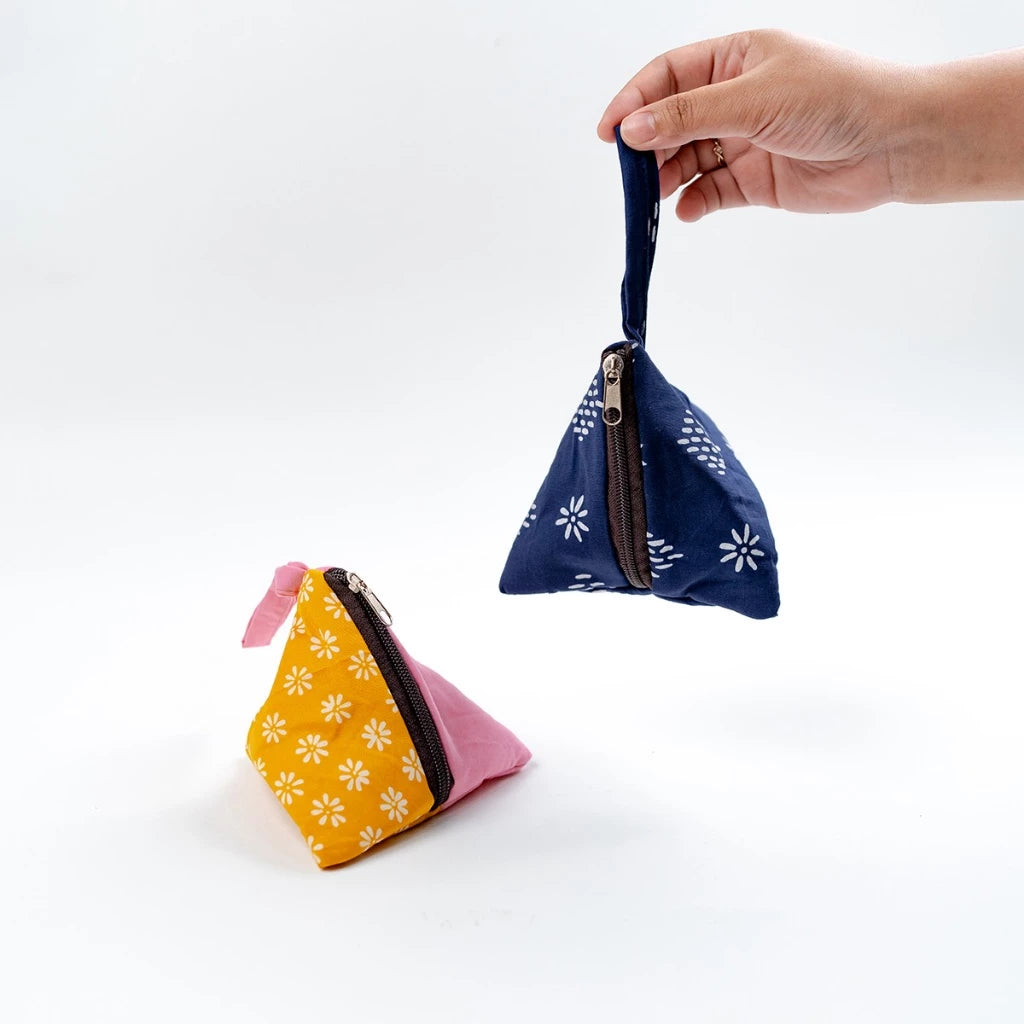 Hadinata Batik Dompet Koin Segitiga Perca Batik – Handmade & Unik