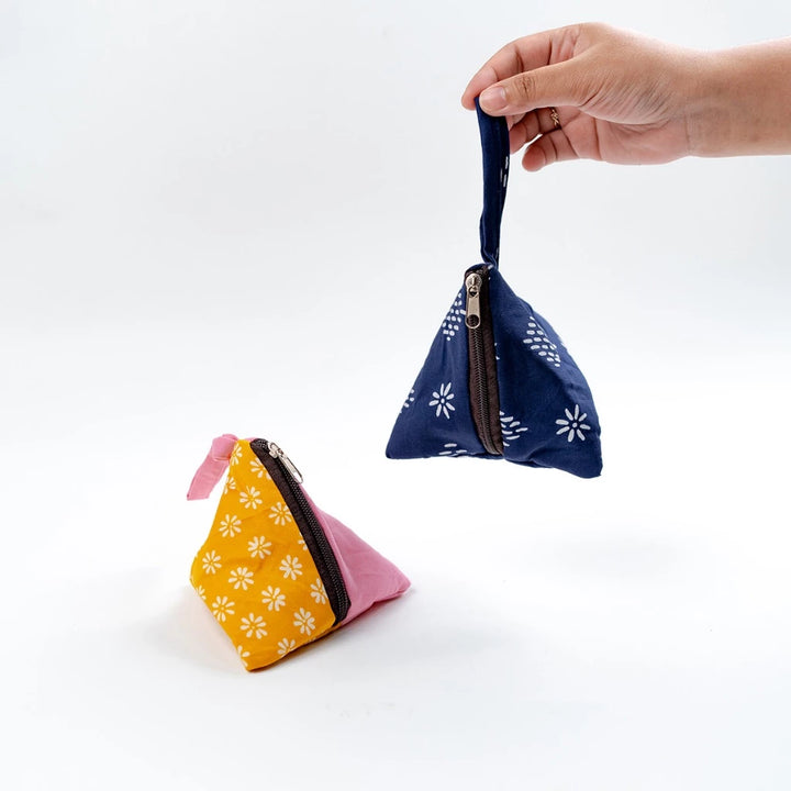 Hadinata Batik Dompet Koin Segitiga Perca Batik – Handmade & Unik