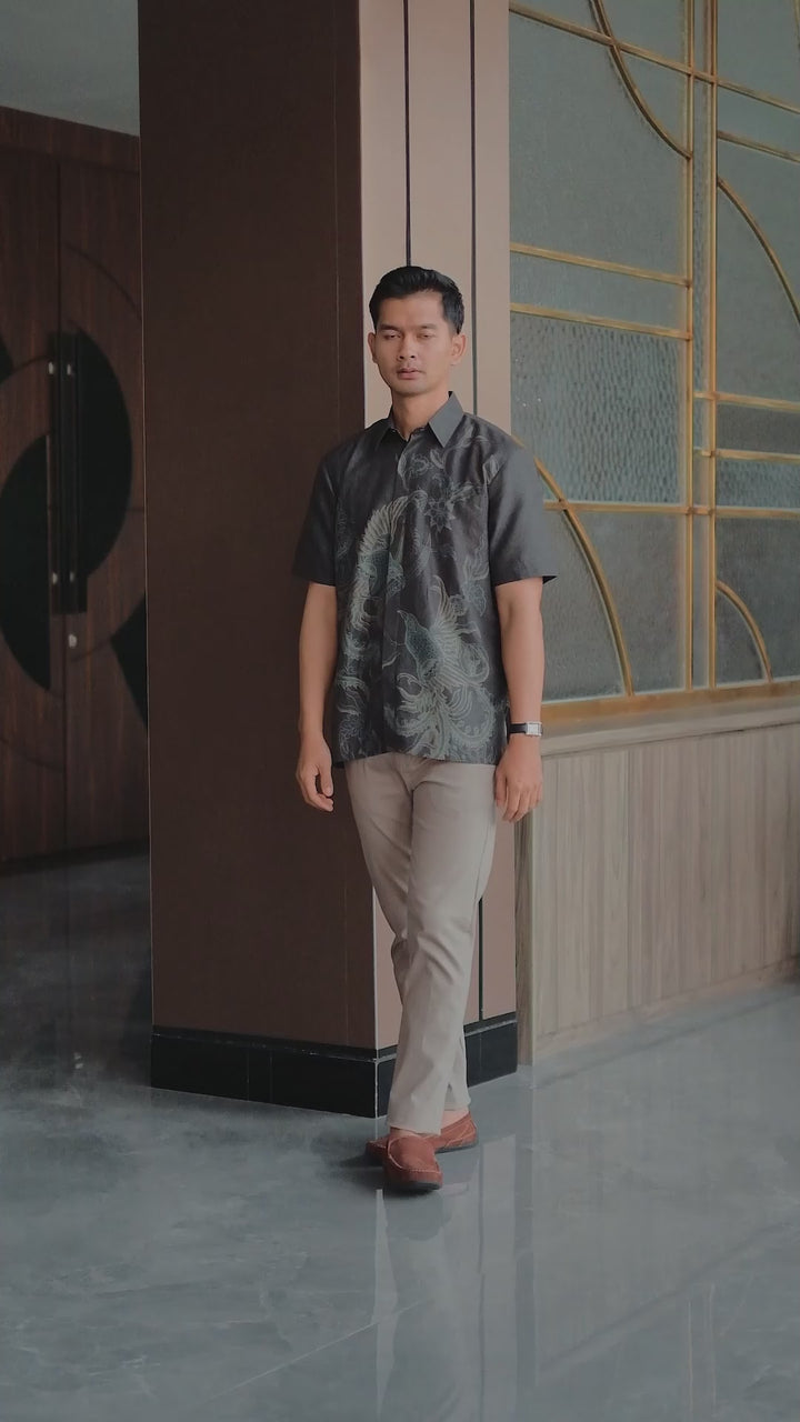 Hadinata Batik Premium Kemeja Batik Pria Lengan Pendek Furing Dobby Garudeya Brown