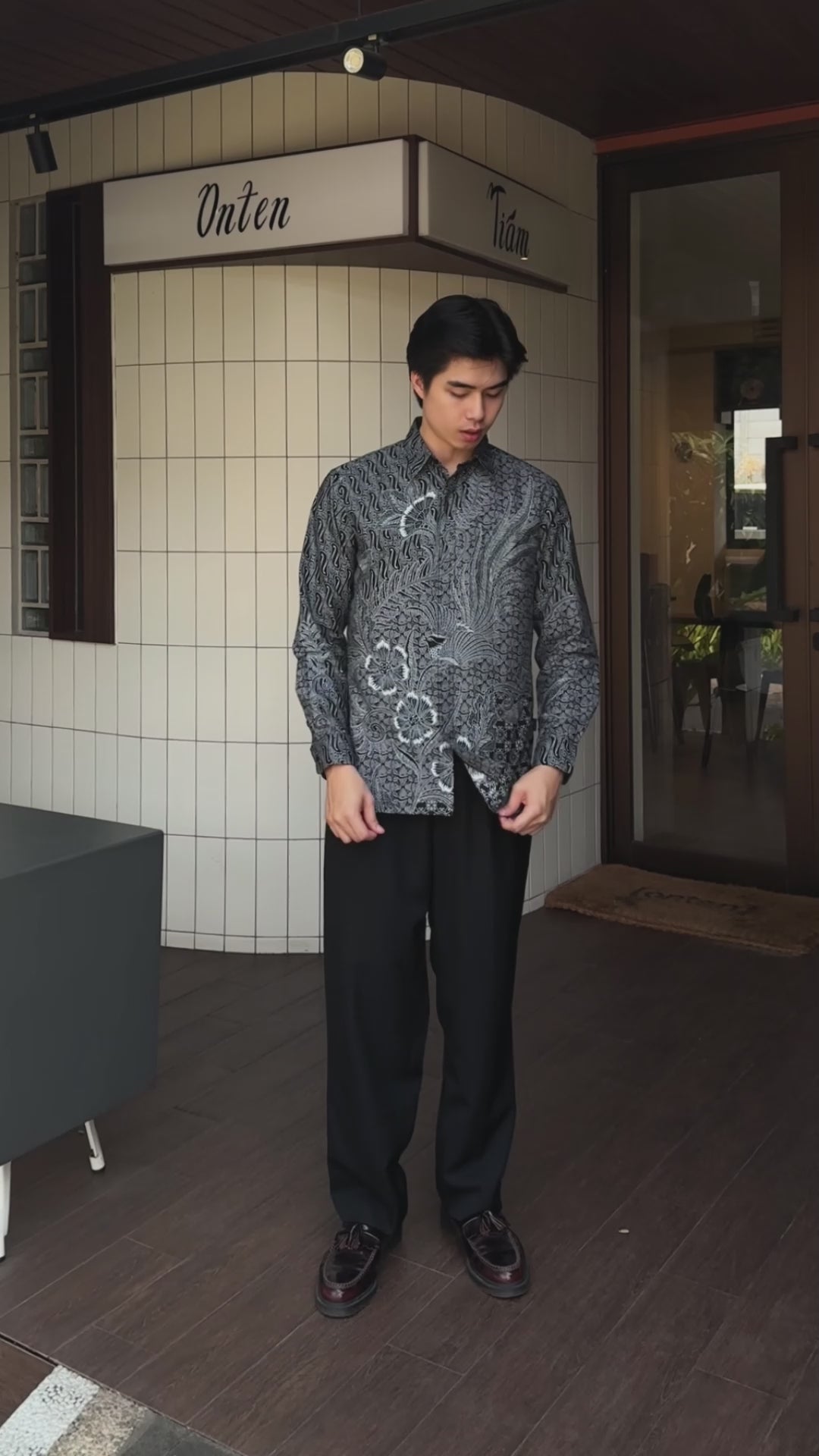 Hadinata Batik Premium Kemeja Batik Pria Lengan Panjang Superfine Furing Akandra Black