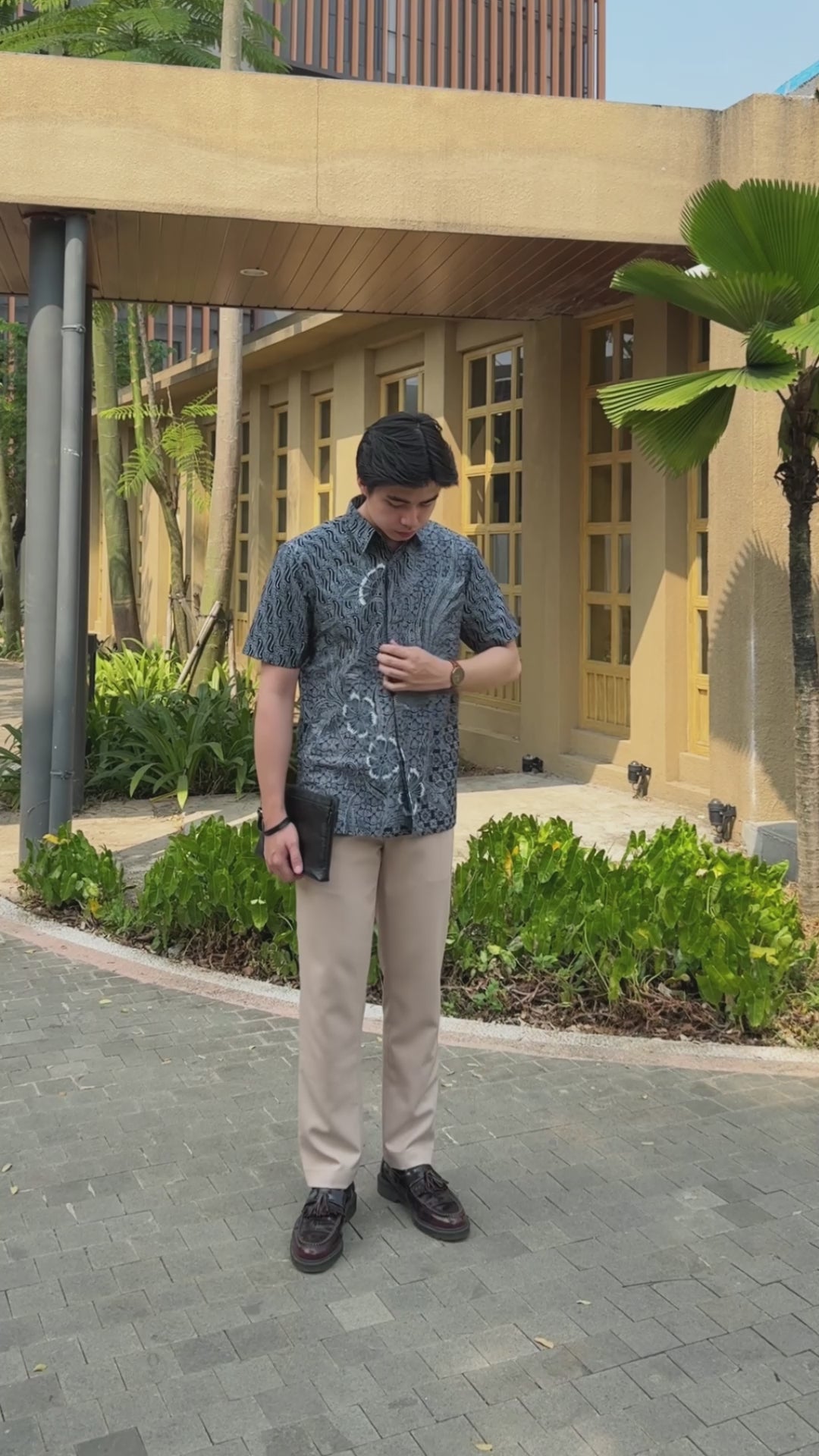 Hadinata Batik Premium Kemeja Batik Pria Lengan Pendek Superfine Akandra Black