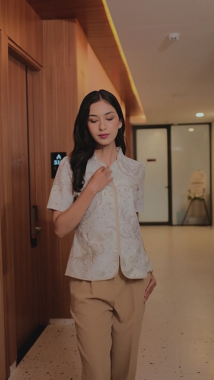 Hadinata Batik Premium Blouse Batik Wanita Lengan Pendek Superfine Sukmara Cream