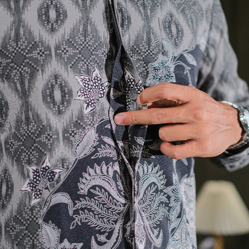 Hadinata Batik Premium Kemeja Batik Pria Lengan Panjang Dobby Furing Vardhana Black