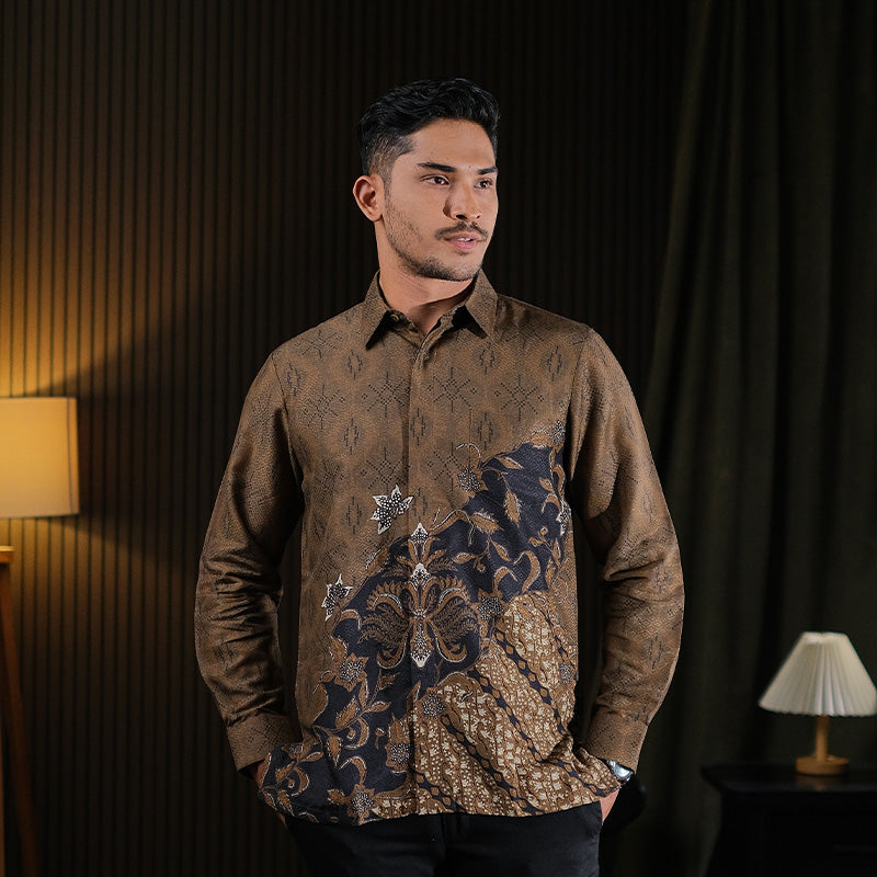 Hadinata Batik Premium Kemeja Batik Pria Lengan Panjang Dobby Furing Vardhana Brown