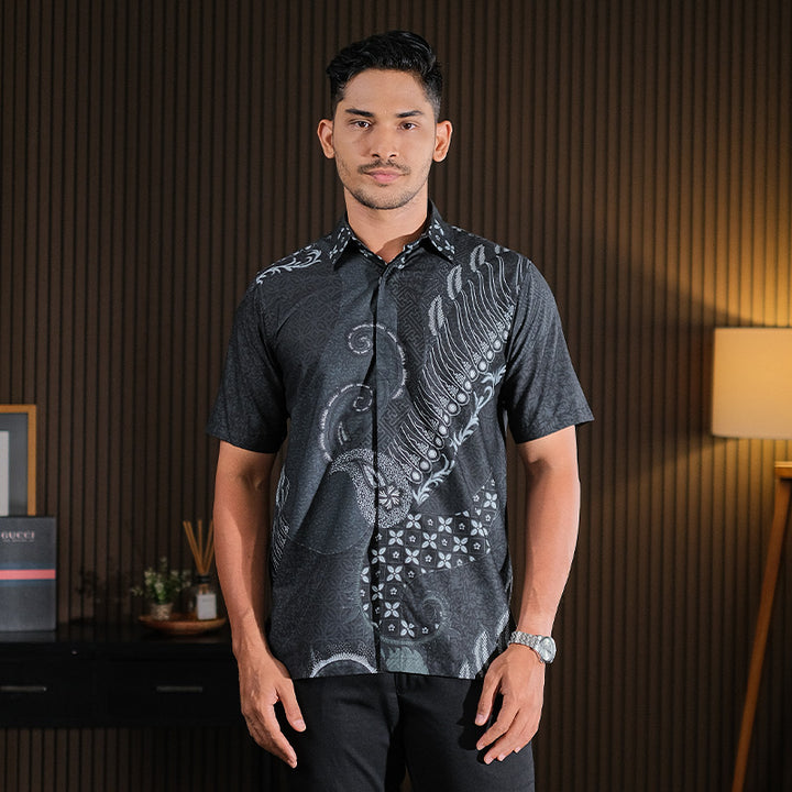 Hadinata Batik Premium Kemeja Batik Pria Lengan Pendek Superfine Deswan Black