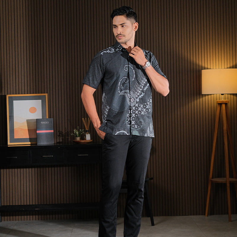 Hadinata Batik Premium Kemeja Batik Pria Lengan Pendek Superfine Deswan Black